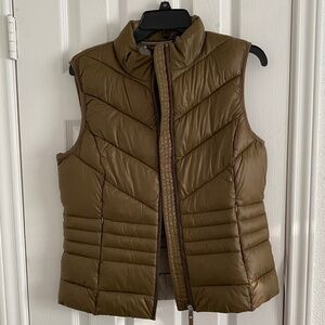 Women's Quilted Olive Puffer Vest - Sleeveless Zip Front